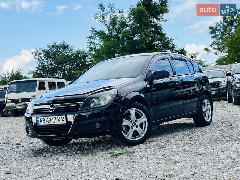 Хэтчбек Opel Astra 2006 в 