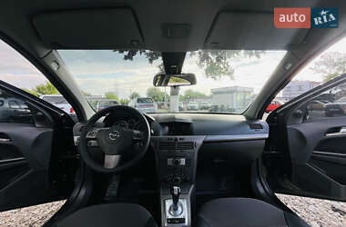 Хэтчбек Opel Astra 2006 в 