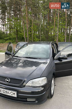 Седан Opel Astra 2006 в 