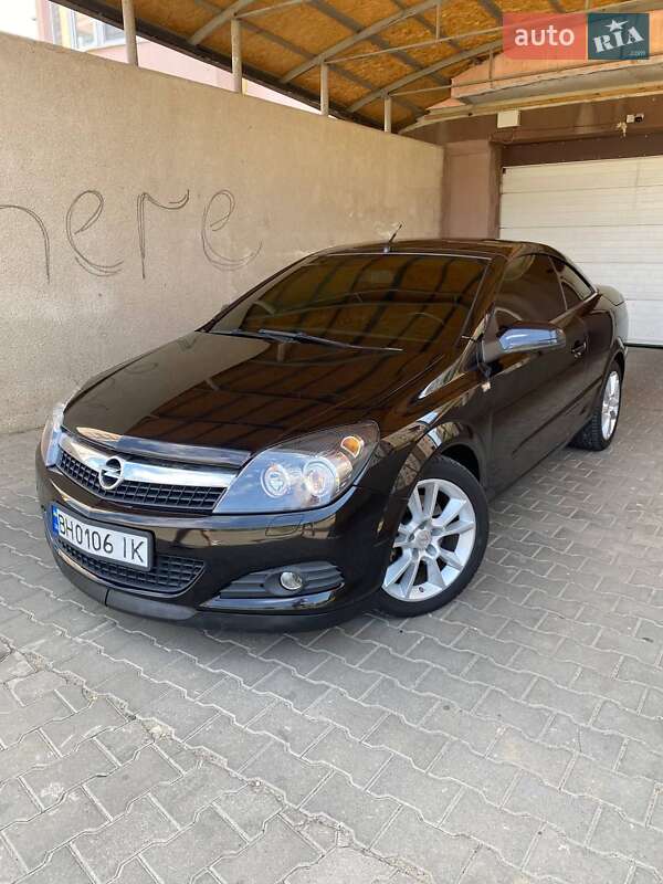 Кабриолет Opel Astra 2006 в 