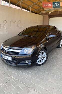 Кабриолет Opel Astra 2006 в 