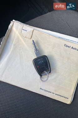 Хэтчбек Opel Astra 1999 в 
