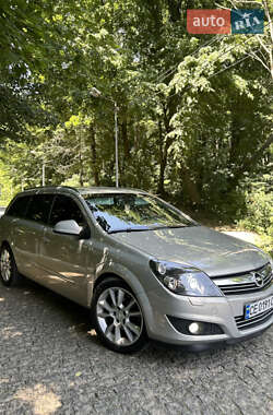 Универсал Opel Astra 2010 в 