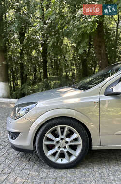 Универсал Opel Astra 2010 в 