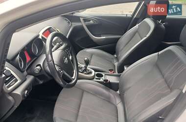 Универсал Opel Astra 2012 в Стрые