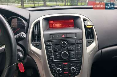 Универсал Opel Astra 2012 в Стрые