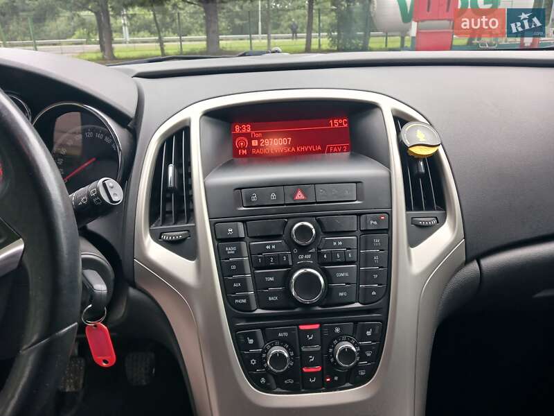 Универсал Opel Astra 2012 в Стрые