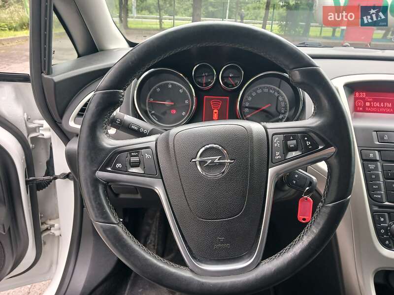 Универсал Opel Astra 2012 в Стрые
