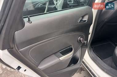 Универсал Opel Astra 2012 в Стрые