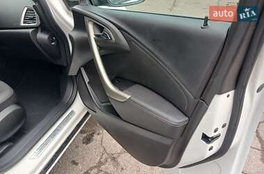 Универсал Opel Astra 2012 в Стрые