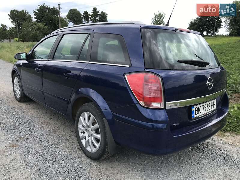 Универсал Opel Astra 2004 в Млинове