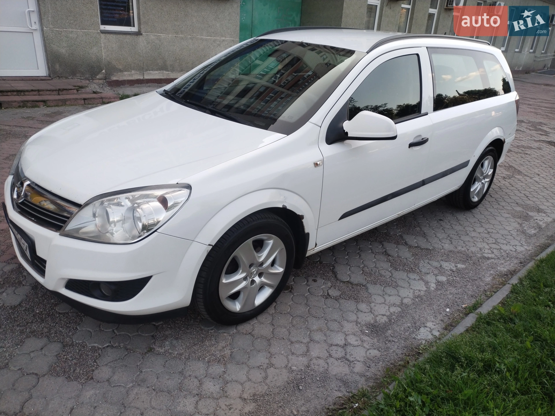 2010 Opel Astra - фото 1