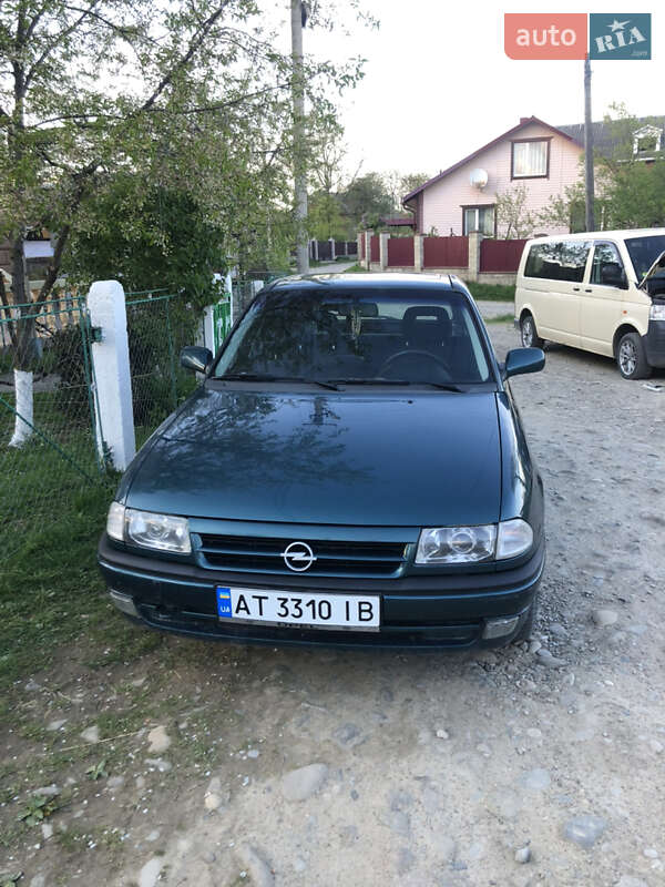 Хэтчбек Opel Astra 1997 в Добротове фото Хэтчбек Opel Astra 1997 в Добротове