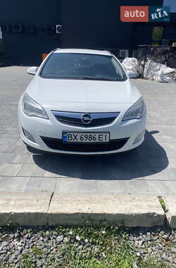 Универсал Opel Astra 2011 в Староконстантинове