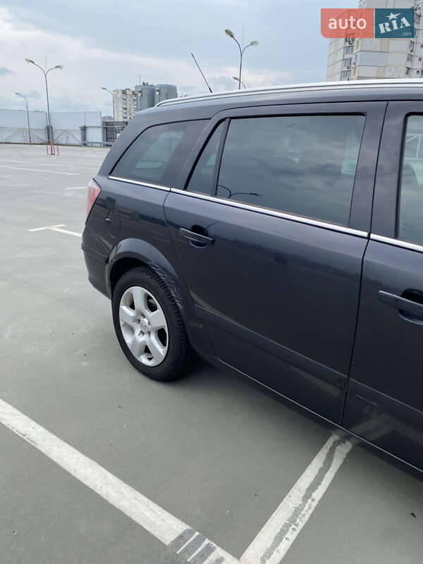 Универсал Opel Astra 2008 в Киеве