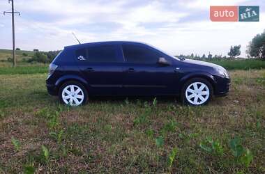 Хэтчбек Opel Astra 2006 в 