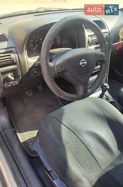 Седан Opel Astra 2006 в 