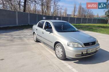 Седан Opel Astra 2006 в 