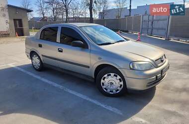 Седан Opel Astra 2006 в 