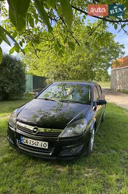 Хэтчбек Opel Astra 2008 в Каневе