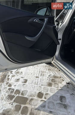 Универсал Opel Astra 2014 в 