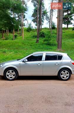 Хэтчбек Opel Astra 2006 в 
