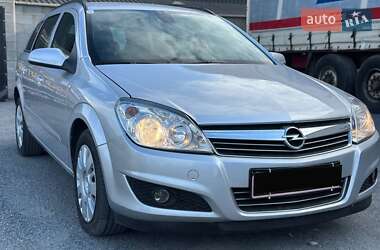 Универсал Opel Astra 2009 в Ровно