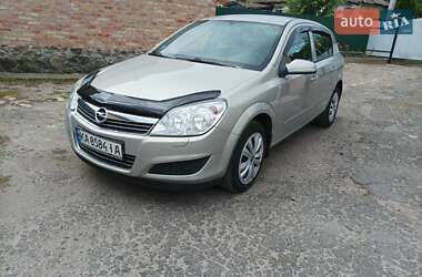 Хэтчбек Opel Astra 2008 в 