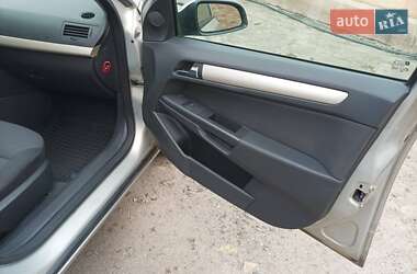 Хэтчбек Opel Astra 2008 в 