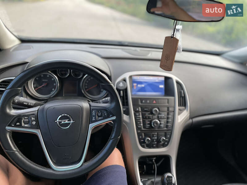 Хетчбек Opel Astra 2013 в Полтаві