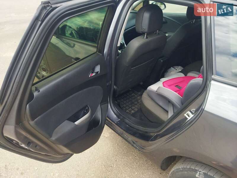 Универсал Opel Astra 2011 в Хмельнике