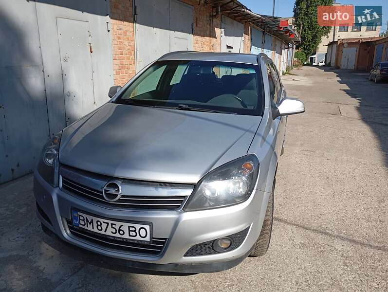 Opel Astra 2011