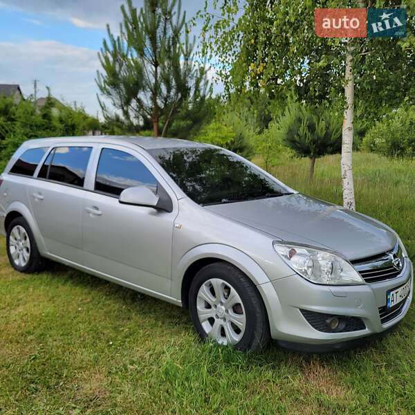 Універсал Opel Astra 2009 в Калуші