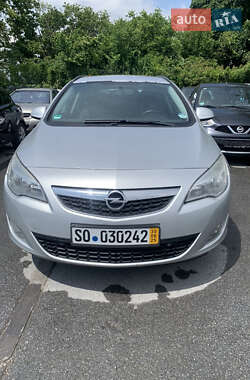 Универсал Opel Astra 2011 в Львове