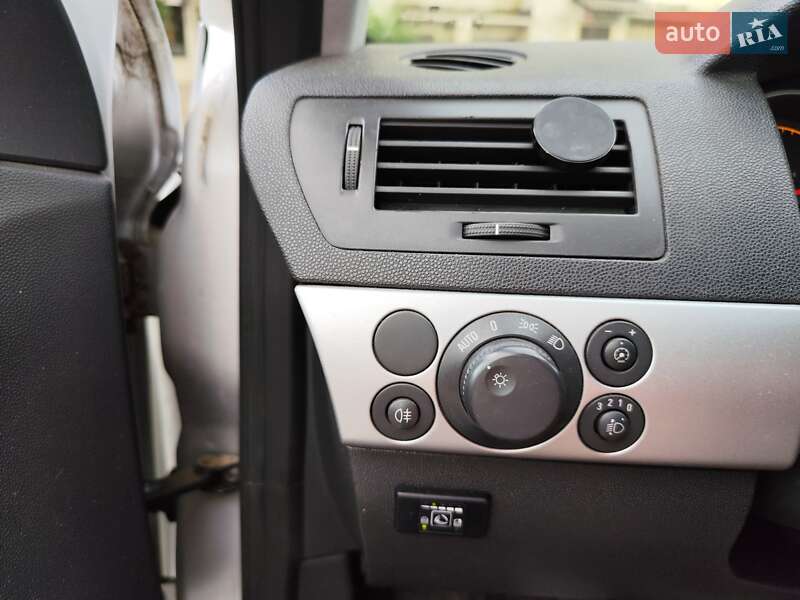 Универсал Opel Astra 2009 в Калуше