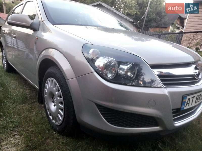 Opel Astra 2010