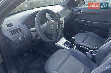 Хетчбек Opel Astra 2007 в 