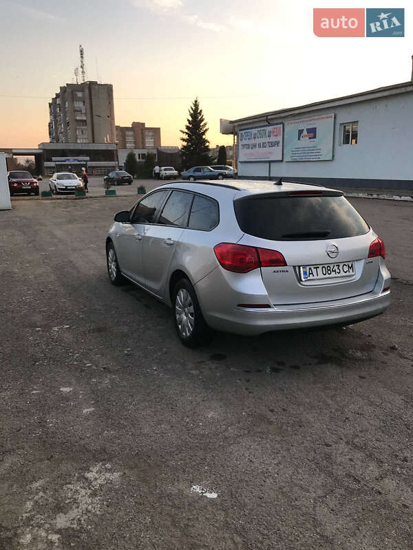 Универсал Opel Astra 2013 в Коломые