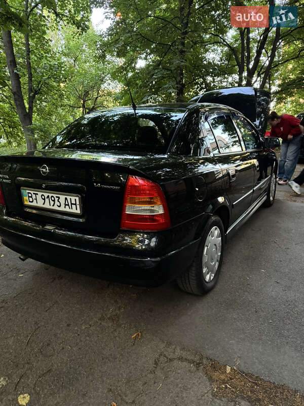 Седан Opel Astra 2006 в Києві