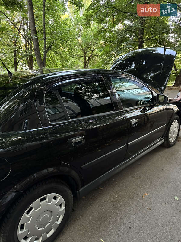 Седан Opel Astra 2006 в Києві
