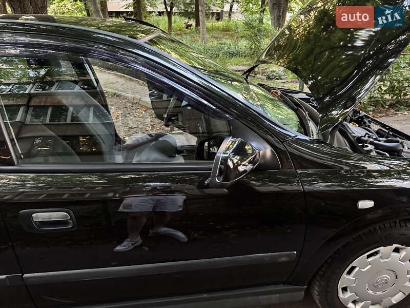 Седан Opel Astra 2006 в Києві