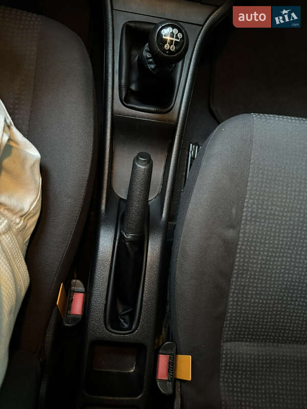 Седан Opel Astra 2006 в Києві