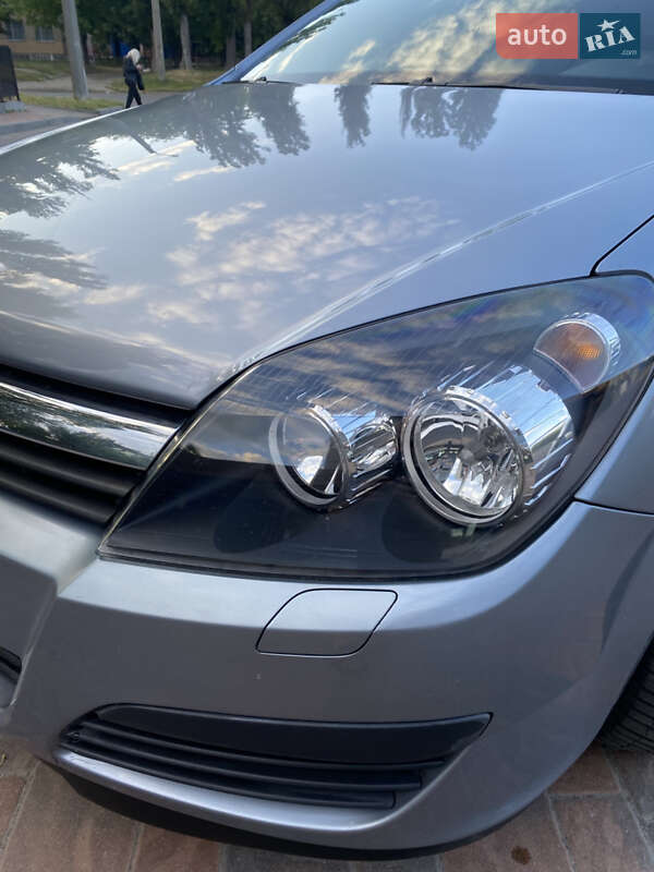 Универсал Opel Astra 2005 в Полтаве