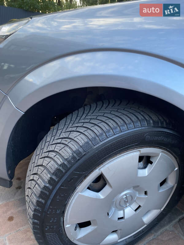 Универсал Opel Astra 2005 в Полтаве