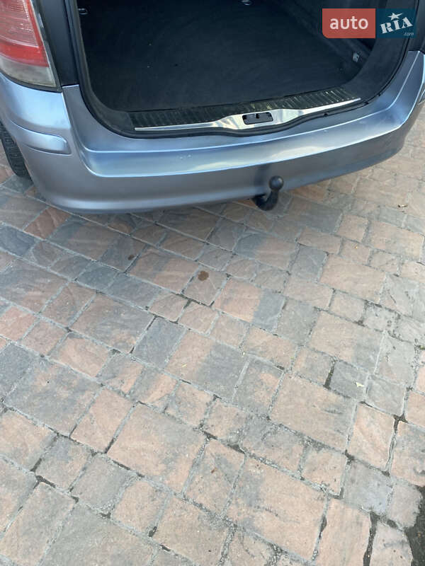 Универсал Opel Astra 2005 в Полтаве