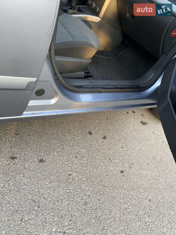 Универсал Opel Astra 2005 в Полтаве
