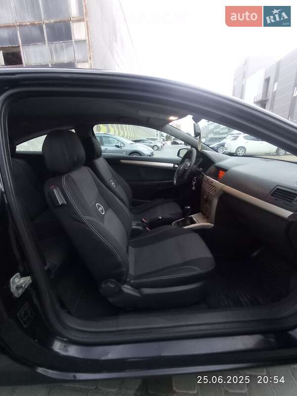 Купе Opel Astra 2007 в Ивано-Франковске