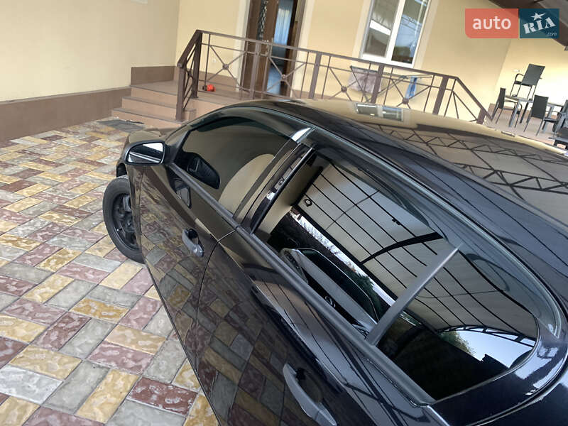 Хэтчбек Opel Astra 2005 в Запорожье