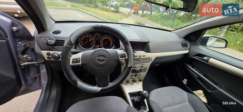 Універсал Opel Astra 2008 в Полтаві
