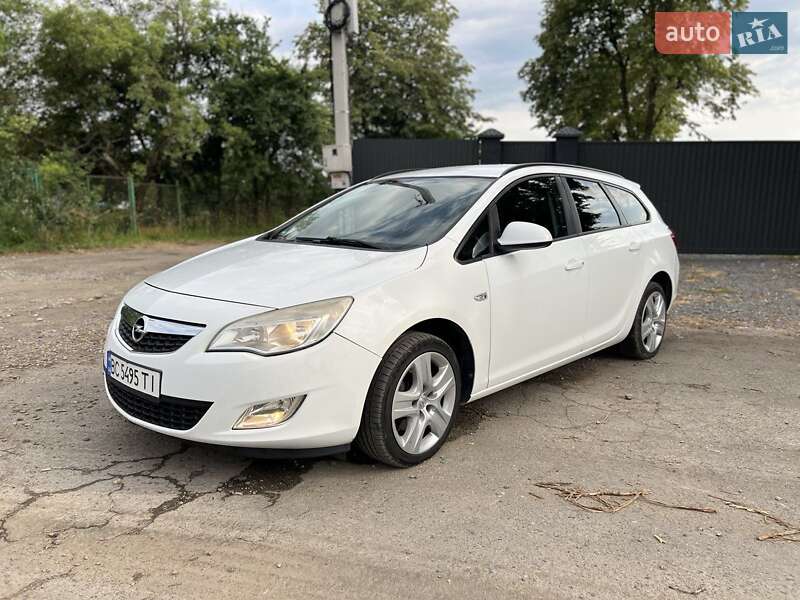 Opel Astra 2011